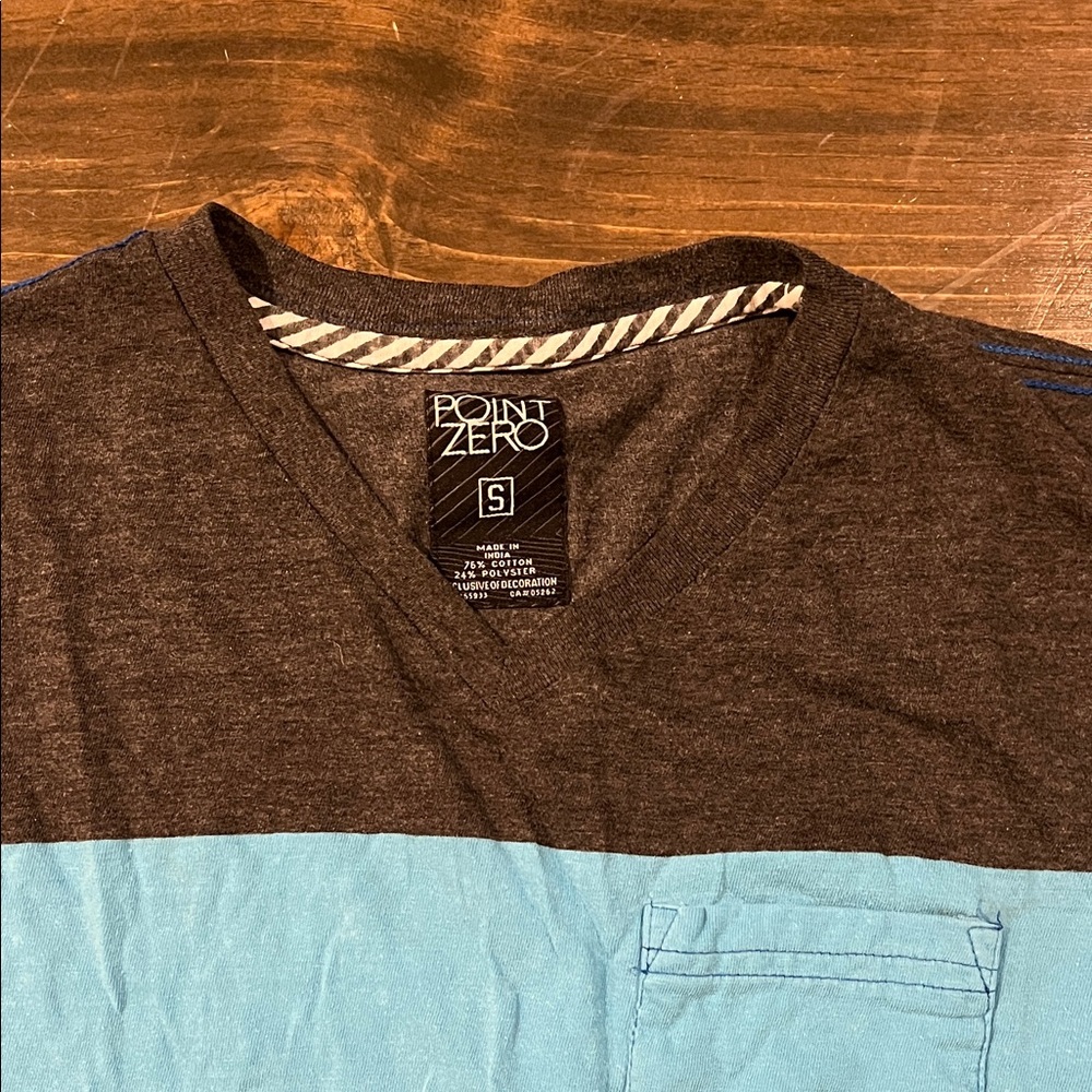 Point Zero Men's Colorblock V-Neck Tee - Picture 2 of 3